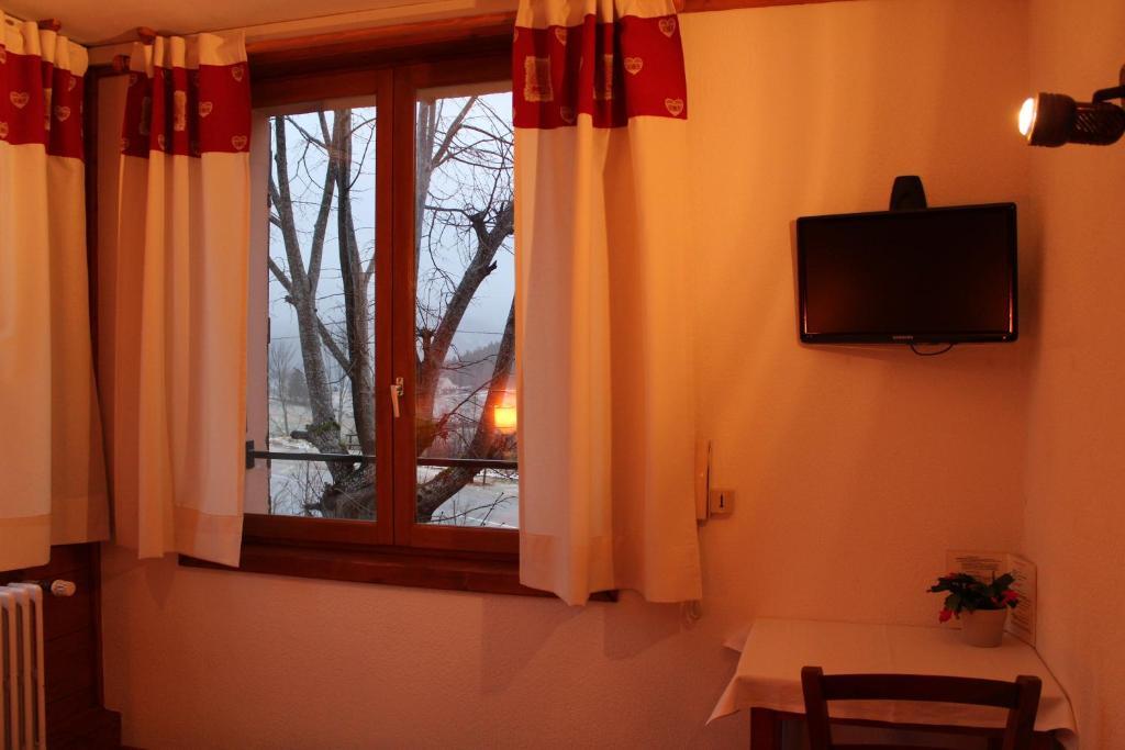 Hotel La Ferme Du Bois Barbu Villard-de-Lans Habitación foto